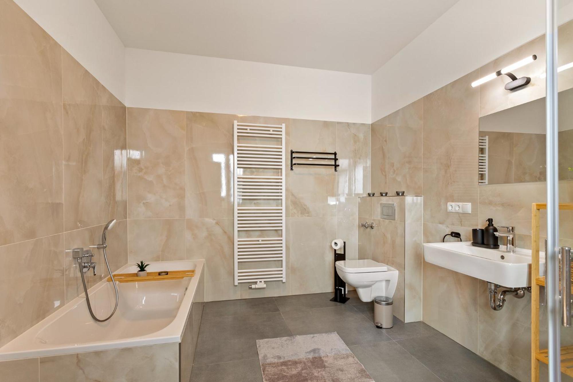 Apartment Mt Living - Private Terasse - Whirlpool Aschaffenburg